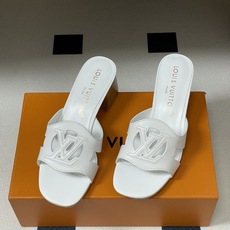 经典款Louis vuitteon路易威登 Lv Isola凉拖鞋系列经典字母logo大扣一字带粗跟拖鞋 经典款Louis vuitteon路易威登 Lv Isola凉拖鞋系列经典字母logo大扣一字带粗跟拖鞋