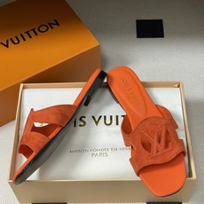经典款Louis vuitteon路易威登 Lv Isola凉拖鞋系列经典字母logo大扣一字带粗跟拖鞋 经典款Louis vuitteon路易威登 Lv Isola凉拖鞋系列经典字母logo大扣一字带粗跟拖鞋