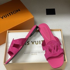 经典款Louis vuitteon路易威登 Lv Isola凉拖鞋系列经典字母logo大扣一字带粗跟拖鞋 经典款Louis vuitteon路易威登 Lv Isola凉拖鞋系列经典字母logo大扣一字带粗跟拖鞋