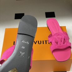 经典款Louis vuitteon路易威登 Lv Isola凉拖鞋系列经典字母logo大扣一字带粗跟拖鞋 经典款Louis vuitteon路易威登 Lv Isola凉拖鞋系列经典字母logo大扣一字带粗跟拖鞋