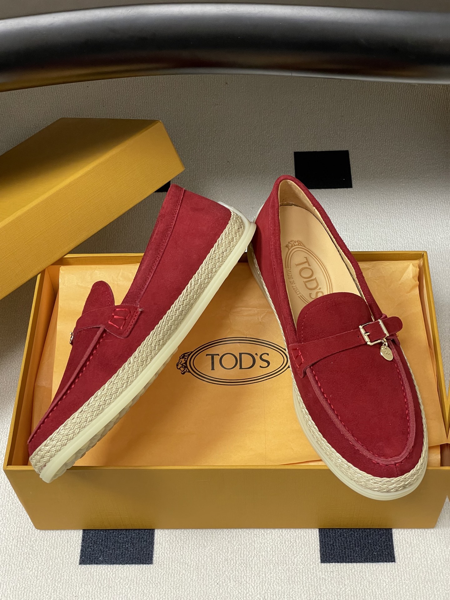 26Ss早春新款 TOD'S托德斯 磨砂皮面草编麻绳底乐福鞋经典蝴蝶结厚底休闲单鞋本款乐福鞋以绒面皮革制 26Ss早春新款 TOD'S托德斯 磨砂皮面草编麻绳底乐福鞋经典蝴蝶结厚底休闲单鞋本款乐福鞋以绒面皮革制
