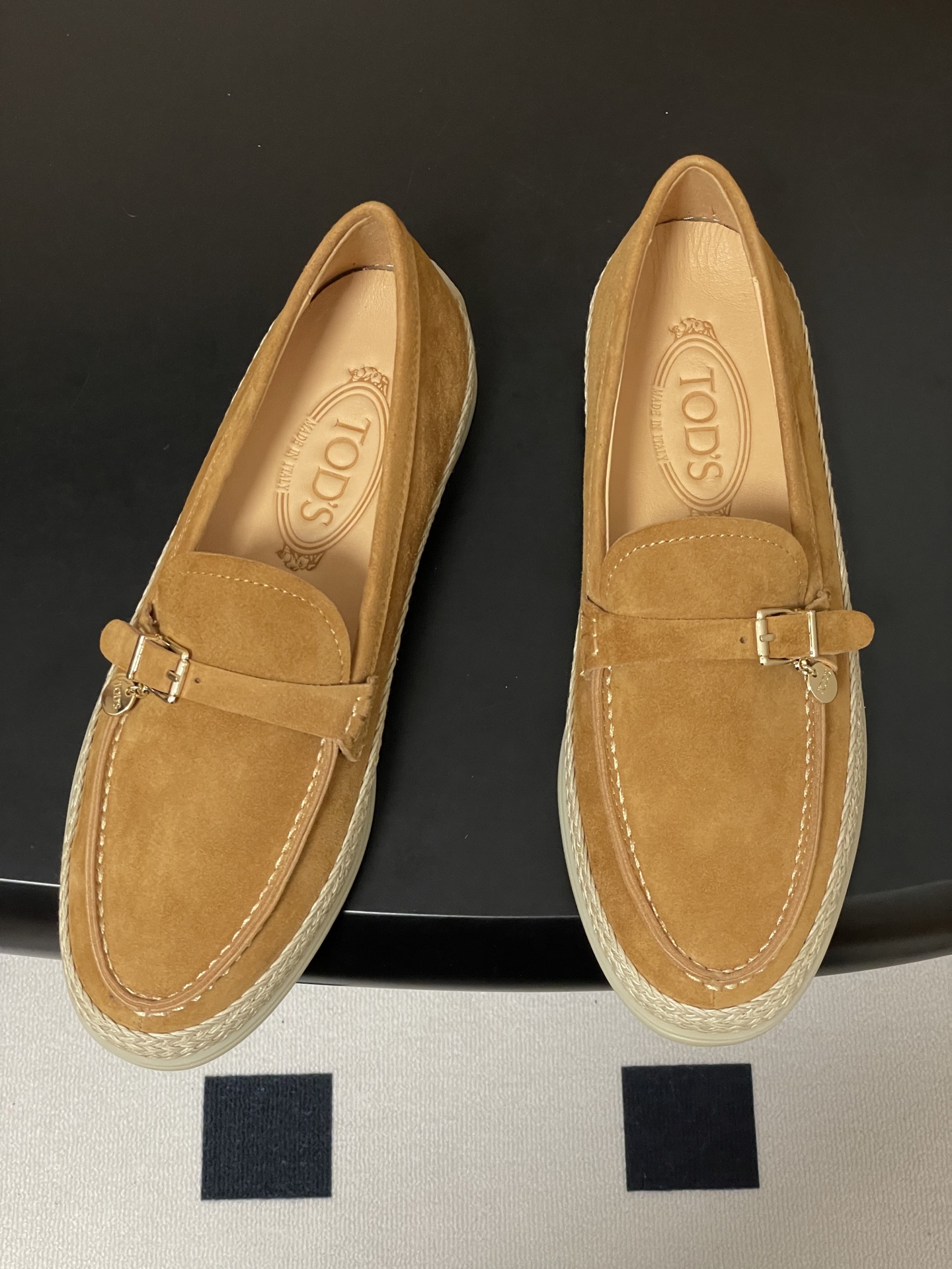 26Ss早春新款 TOD'S托德斯 磨砂皮面草编麻绳底乐福鞋经典蝴蝶结厚底休闲单鞋本款乐福鞋以绒面皮革制