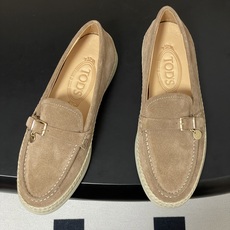 26Ss早春新款 TOD'S托德斯 磨砂皮面草编麻绳底乐福鞋经典蝴蝶结厚底休闲单鞋本款乐福鞋以绒面皮革制 26Ss早春新款 TOD'S托德斯 磨砂皮面草编麻绳底乐福鞋经典蝴蝶结厚底休闲单鞋本款乐福鞋以绒面皮革制
