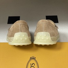 26Ss早春新款 TOD'S托德斯 磨砂皮面草编麻绳底乐福鞋经典蝴蝶结厚底休闲单鞋本款乐福鞋以绒面皮革制 26Ss早春新款 TOD'S托德斯 磨砂皮面草编麻绳底乐福鞋经典蝴蝶结厚底休闲单鞋本款乐福鞋以绒面皮革制
