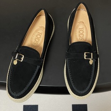 26Ss早春新款 TOD'S托德斯 磨砂皮面草编麻绳底乐福鞋经典蝴蝶结厚底休闲单鞋本款乐福鞋以绒面皮革制 26Ss早春新款 TOD'S托德斯 磨砂皮面草编麻绳底乐福鞋经典蝴蝶结厚底休闲单鞋本款乐福鞋以绒面皮革制