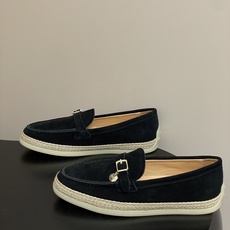 26Ss早春新款 TOD'S托德斯 磨砂皮面草编麻绳底乐福鞋经典蝴蝶结厚底休闲单鞋本款乐福鞋以绒面皮革制 26Ss早春新款 TOD'S托德斯 磨砂皮面草编麻绳底乐福鞋经典蝴蝶结厚底休闲单鞋本款乐福鞋以绒面皮革制