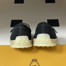 26Ss早春新款 TOD'S托德斯 磨砂皮面草编麻绳底乐福鞋经典蝴蝶结厚底休闲单鞋本款乐福鞋以绒面皮革制 26Ss早春新款 TOD'S托德斯 磨砂皮面草编麻绳底乐福鞋经典蝴蝶结厚底休闲单鞋本款乐福鞋以绒面皮革制