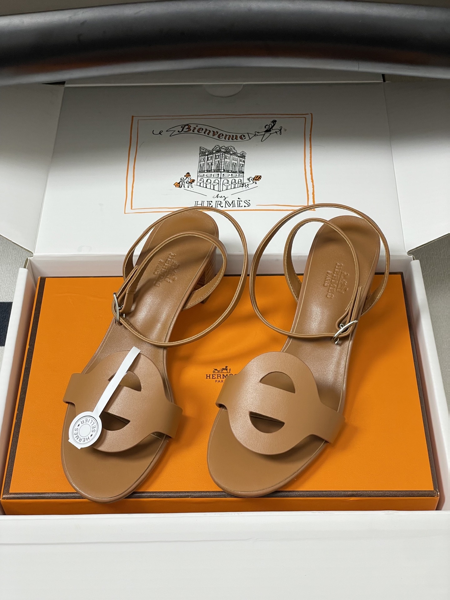 顶级品质(配高档飞机盒✈️)Hermes 爱马仕🐎 2026春夏新款 H家Juliette45凉鞋系列经 顶级品质(配高档飞机盒✈️)Hermes 爱马仕🐎 2026春夏新款 H家Juliette45凉鞋系列经