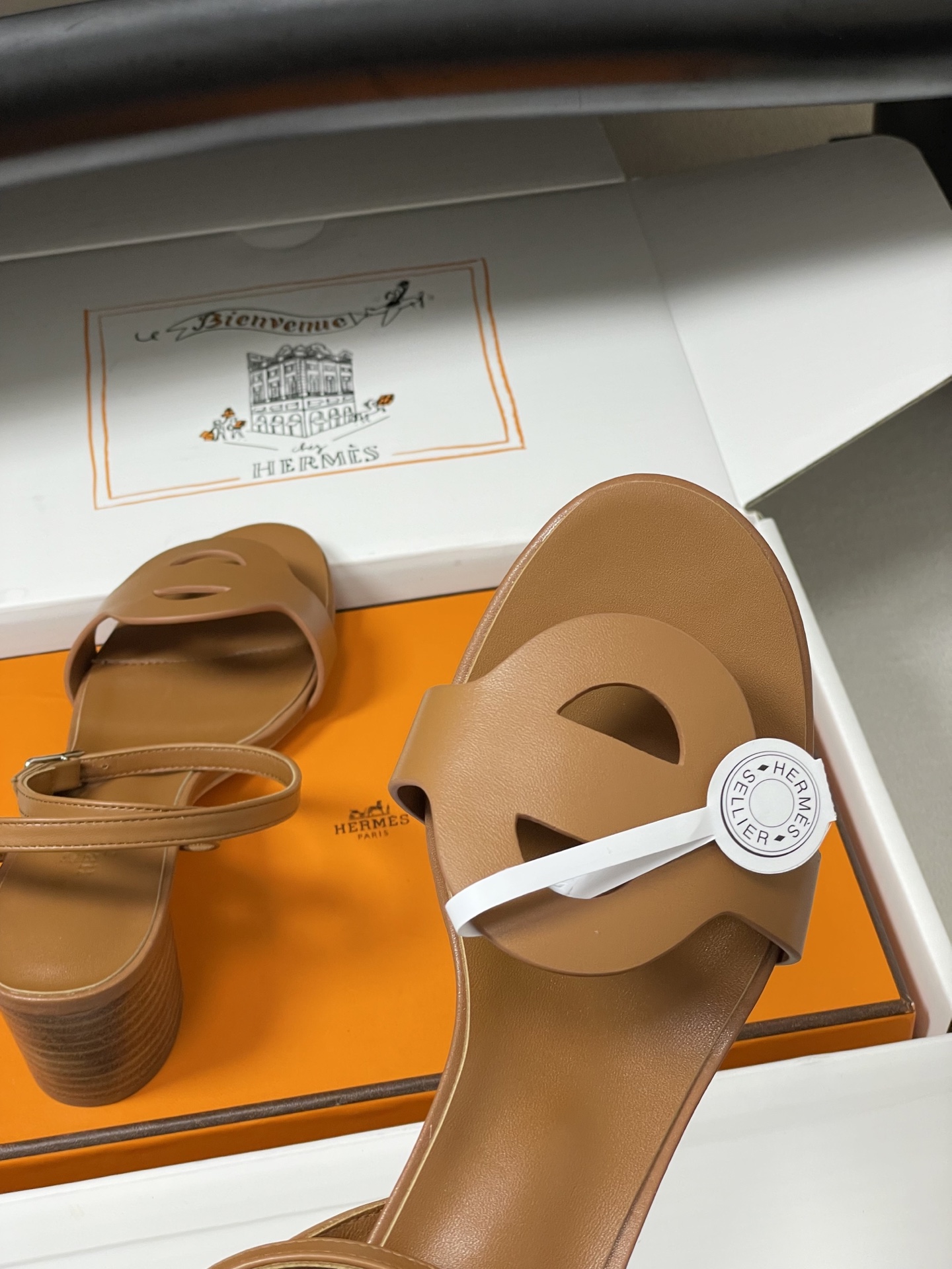 顶级品质(配高档飞机盒✈️)Hermes 爱马仕🐎 2026春夏新款 H家Juliette45凉鞋系列经 顶级品质(配高档飞机盒✈️)Hermes 爱马仕🐎 2026春夏新款 H家Juliette45凉鞋系列经