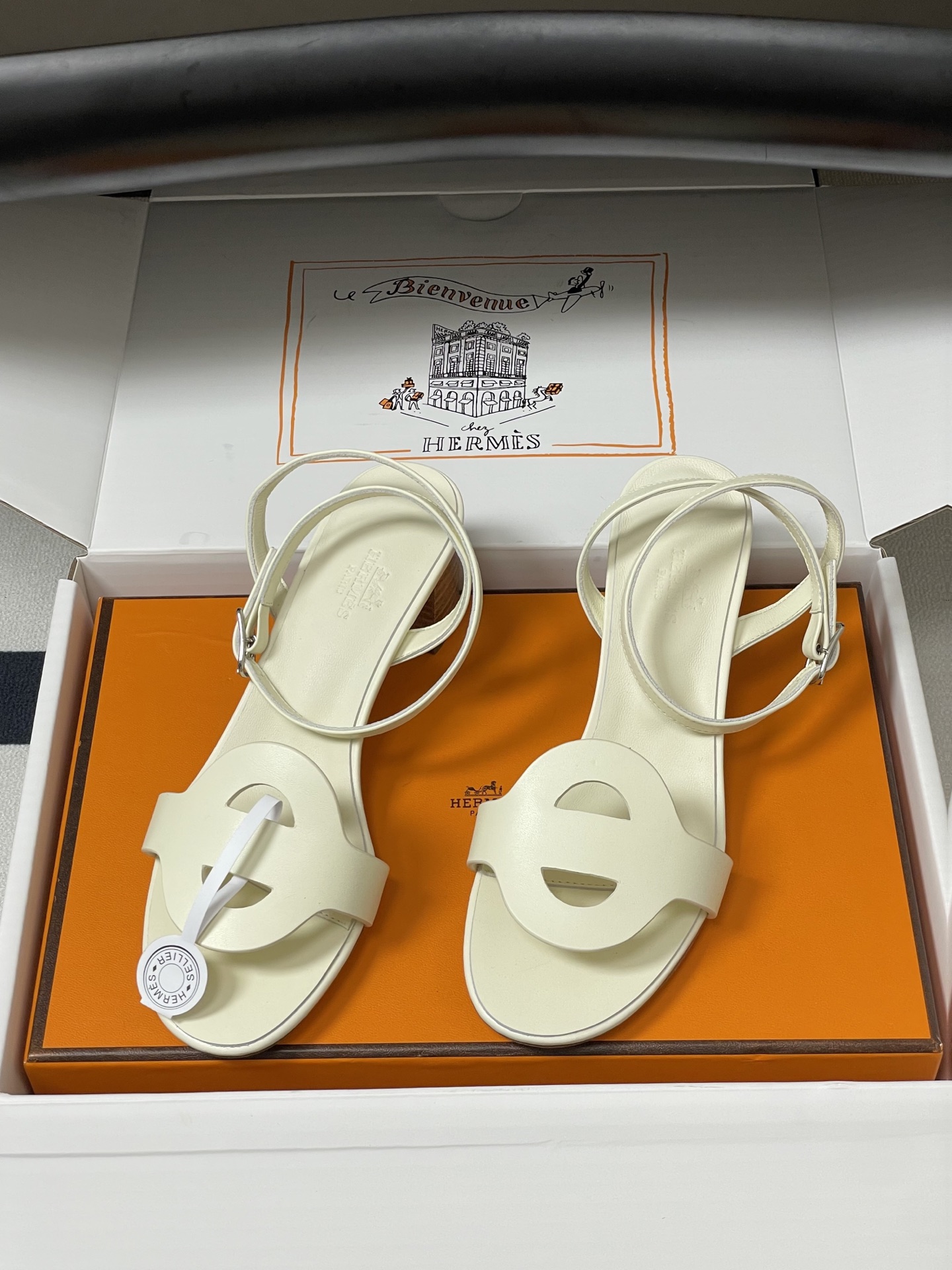 顶级品质(配高档飞机盒✈️)Hermes 爱马仕🐎 2026春夏新款 H家Juliette45凉鞋系列经 顶级品质(配高档飞机盒✈️)Hermes 爱马仕🐎 2026春夏新款 H家Juliette45凉鞋系列经