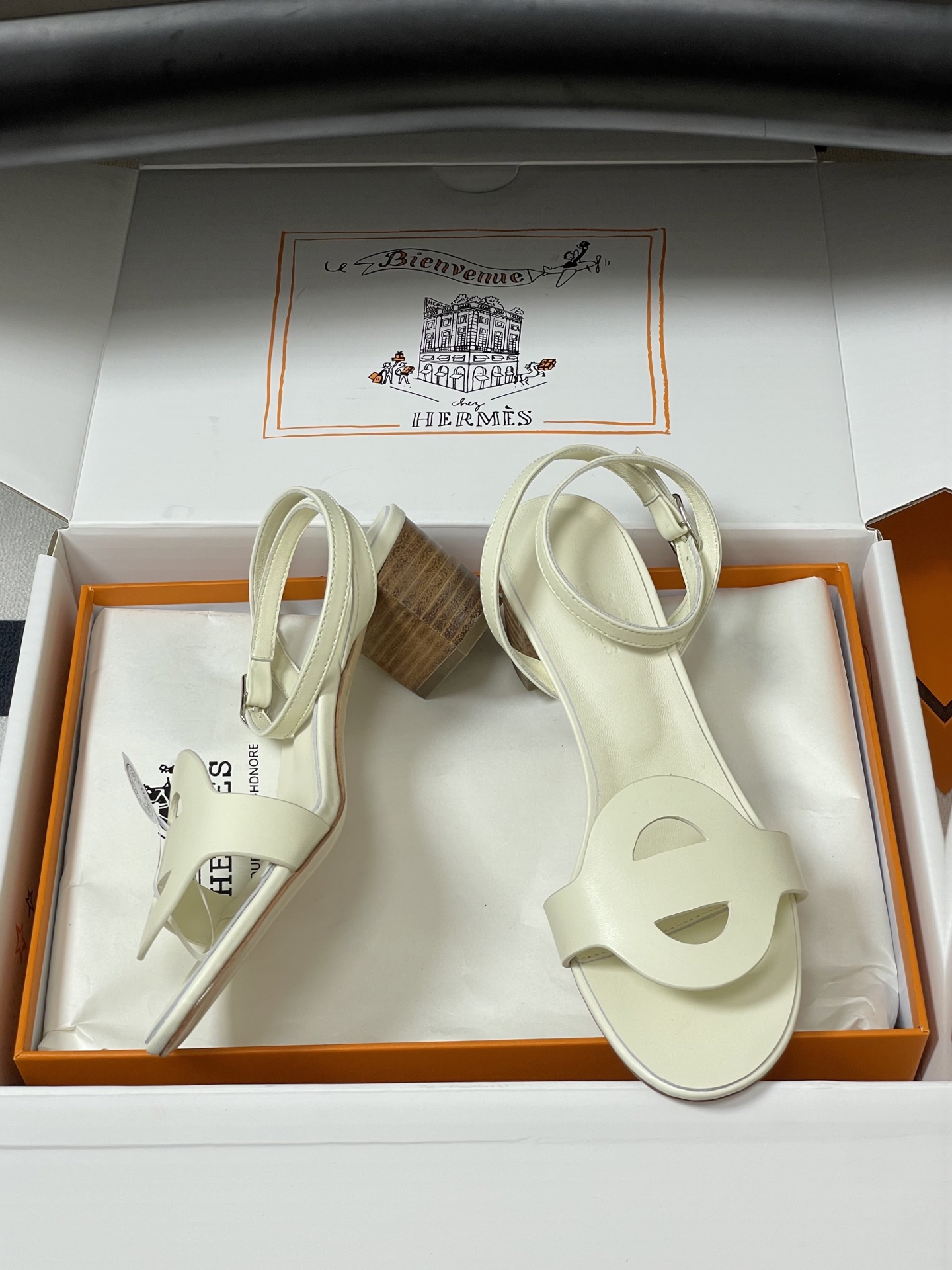 顶级品质(配高档飞机盒✈️)Hermes 爱马仕🐎 2026春夏新款 H家Juliette45凉鞋系列经 顶级品质(配高档飞机盒✈️)Hermes 爱马仕🐎 2026春夏新款 H家Juliette45凉鞋系列经