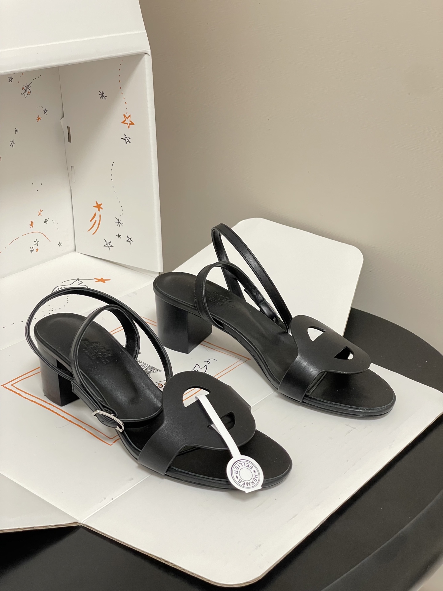顶级品质（配高档飞机盒✈️）Hermes 爱马仕🐎 2026春夏新款 H家Juliette45凉鞋系列经