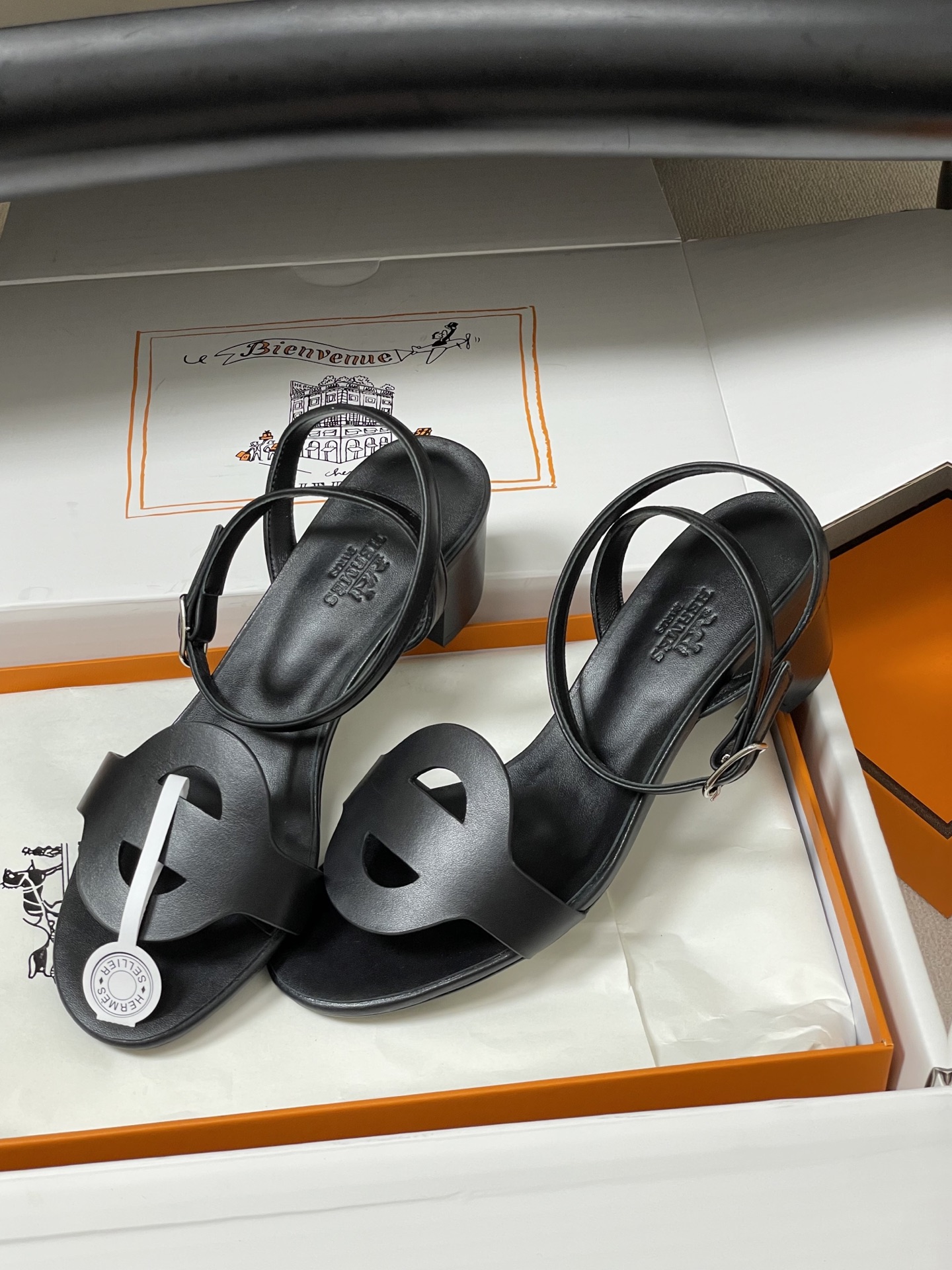 顶级品质(配高档飞机盒✈️)Hermes 爱马仕🐎 2026春夏新款 H家Juliette45凉鞋系列经 顶级品质(配高档飞机盒✈️)Hermes 爱马仕🐎 2026春夏新款 H家Juliette45凉鞋系列经