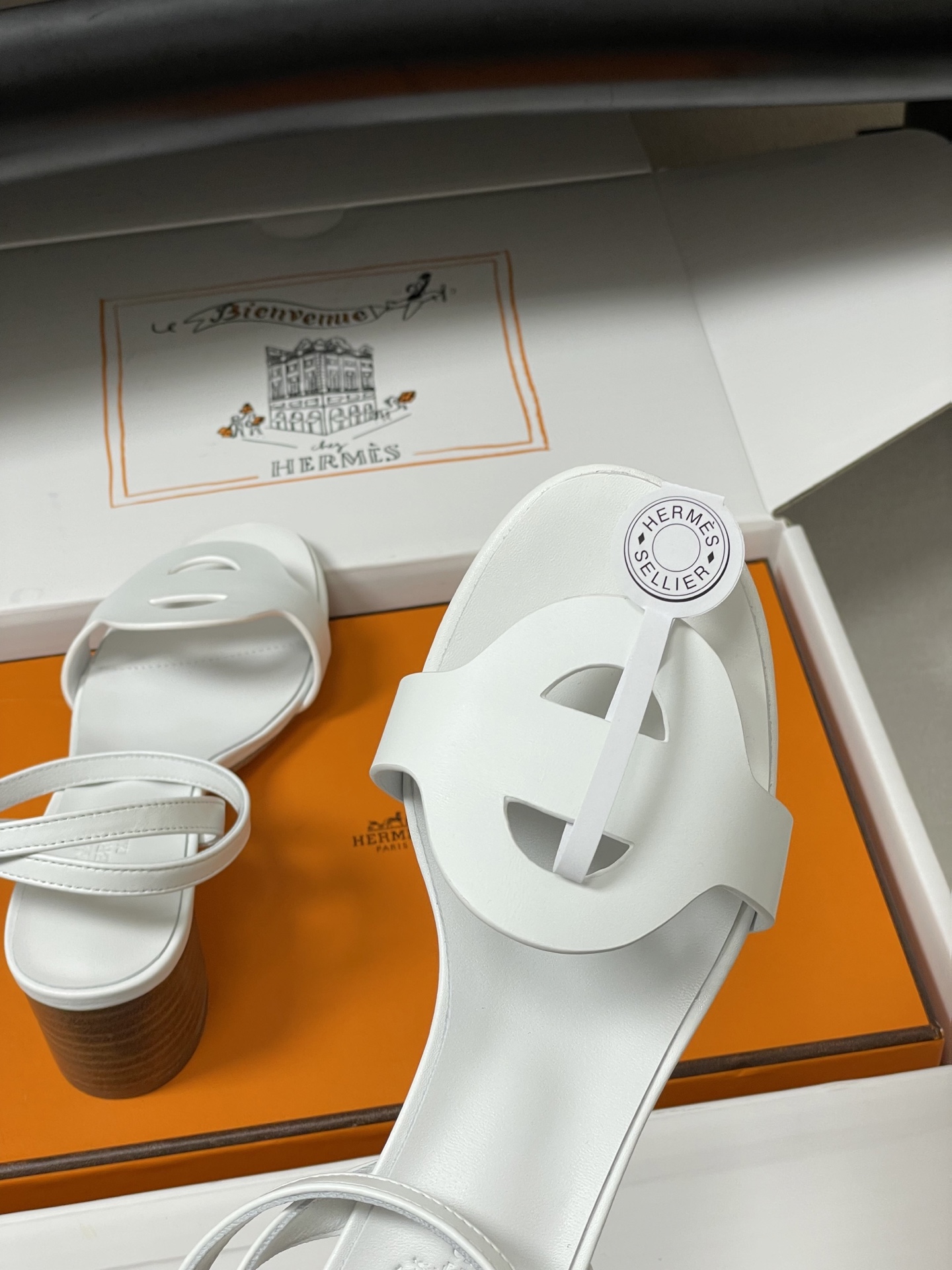 顶级品质（配高档飞机盒✈️）Hermes 爱马仕🐎 2026春夏新款 H家Juliette45凉鞋系列经
