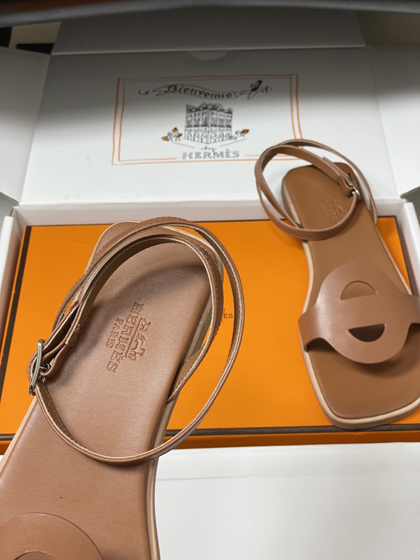 顶级品质(配高档飞机盒✈️)Hermes 爱马仕🐎 2026春夏新款 H家Juliette凉鞋系列经典猪 顶级品质(配高档飞机盒✈️)Hermes 爱马仕🐎 2026春夏新款 H家Juliette凉鞋系列经典猪