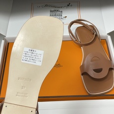 顶级品质(配高档飞机盒✈️)Hermes 爱马仕🐎 2026春夏新款 H家Juliette凉鞋系列经典猪 顶级品质(配高档飞机盒✈️)Hermes 爱马仕🐎 2026春夏新款 H家Juliette凉鞋系列经典猪
