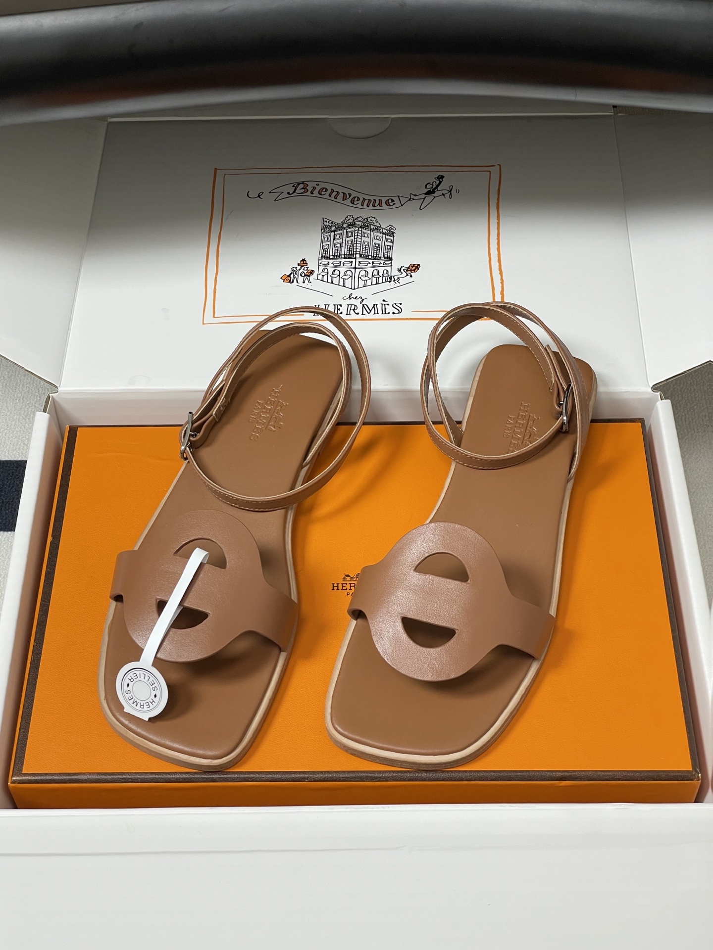 顶级品质(配高档飞机盒✈️)Hermes 爱马仕🐎 2026春夏新款 H家Juliette凉鞋系列经典猪 顶级品质(配高档飞机盒✈️)Hermes 爱马仕🐎 2026春夏新款 H家Juliette凉鞋系列经典猪