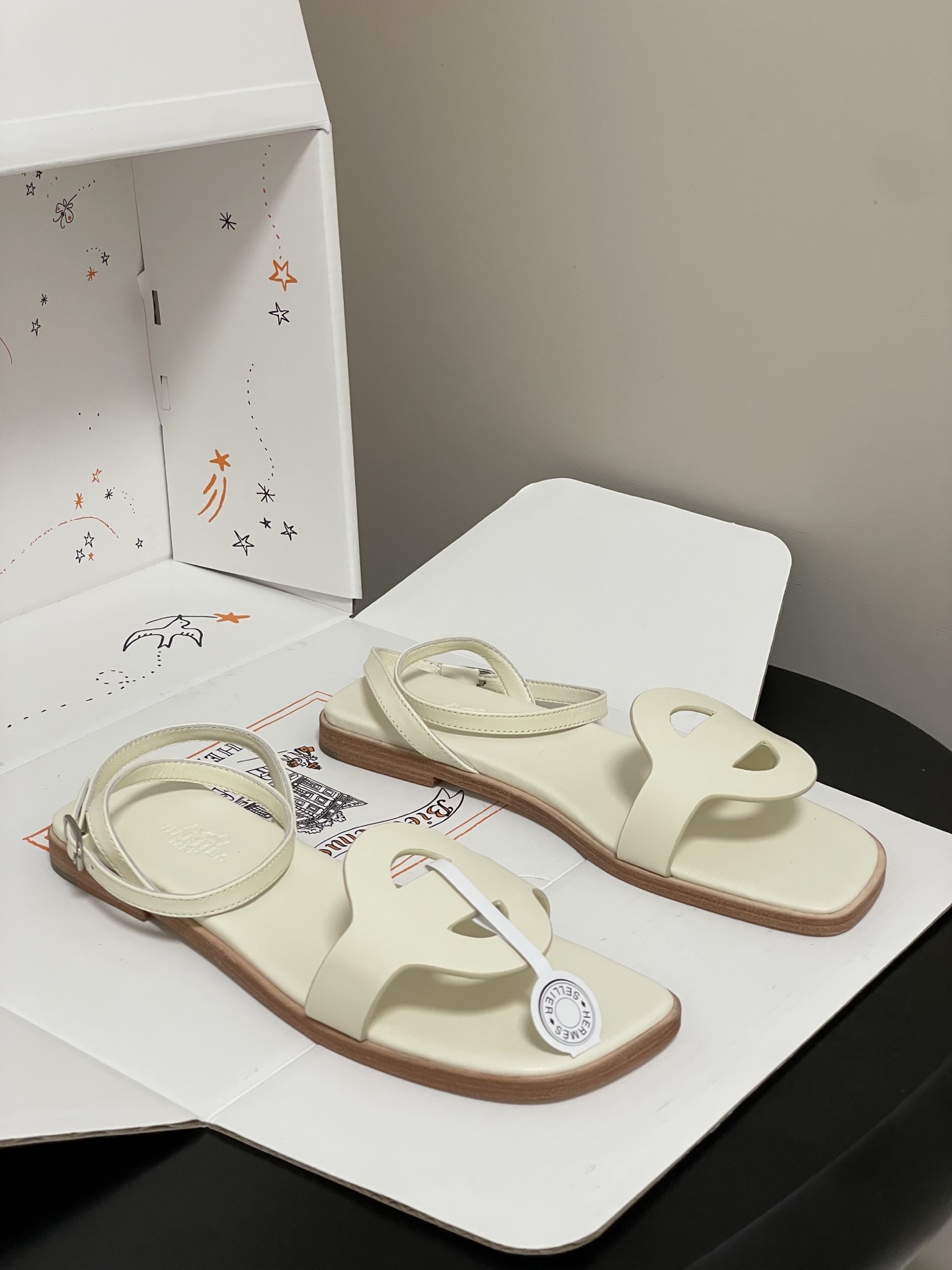 顶级品质（配高档飞机盒✈️）Hermes 爱马仕🐎 2026春夏新款 H家Juliette凉鞋系列经典猪