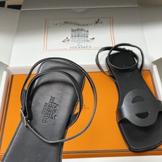 顶级品质(配高档飞机盒✈️)Hermes 爱马仕🐎 2026春夏新款 H家Juliette凉鞋系列经典猪 顶级品质(配高档飞机盒✈️)Hermes 爱马仕🐎 2026春夏新款 H家Juliette凉鞋系列经典猪