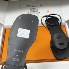 顶级品质(配高档飞机盒✈️)Hermes 爱马仕🐎 2026春夏新款 H家Juliette凉鞋系列经典猪 顶级品质(配高档飞机盒✈️)Hermes 爱马仕🐎 2026春夏新款 H家Juliette凉鞋系列经典猪