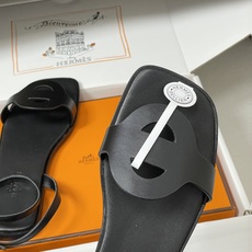 顶级品质(配高档飞机盒✈️)Hermes 爱马仕🐎 2026春夏新款 H家Juliette凉鞋系列经典猪 顶级品质(配高档飞机盒✈️)Hermes 爱马仕🐎 2026春夏新款 H家Juliette凉鞋系列经典猪