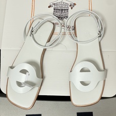 顶级品质(配高档飞机盒✈️)Hermes 爱马仕🐎 2026春夏新款 H家Juliette凉鞋系列经典猪 顶级品质(配高档飞机盒✈️)Hermes 爱马仕🐎 2026春夏新款 H家Juliette凉鞋系列经典猪
