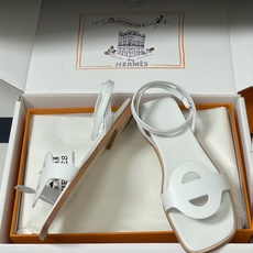 顶级品质(配高档飞机盒✈️)Hermes 爱马仕🐎 2026春夏新款 H家Juliette凉鞋系列经典猪 顶级品质(配高档飞机盒✈️)Hermes 爱马仕🐎 2026春夏新款 H家Juliette凉鞋系列经典猪