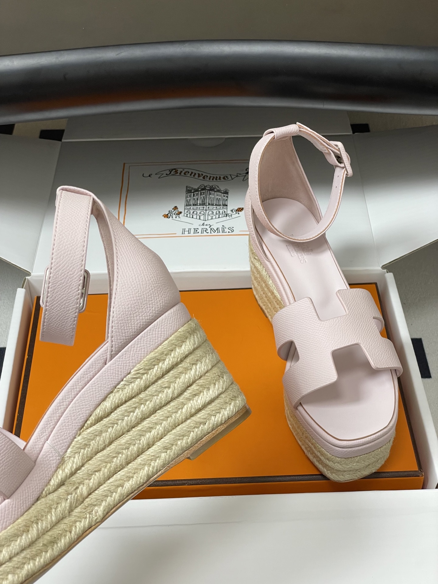 顶级品质（配高档飞机盒✈️）Hermes 爱马仕🐎 H家 Elda草编鞋系列经典H型鞋面坡跟凉鞋露趾后绑