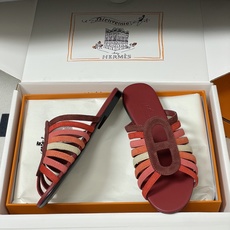顶级品质(配高档飞机盒✈️)Hermes 爱马仕🐎 2026春夏新款 H家Noria凉拖鞋系列经典猪鼻子 顶级品质(配高档飞机盒✈️)Hermes 爱马仕🐎 2026春夏新款 H家Noria凉拖鞋系列经典猪鼻子