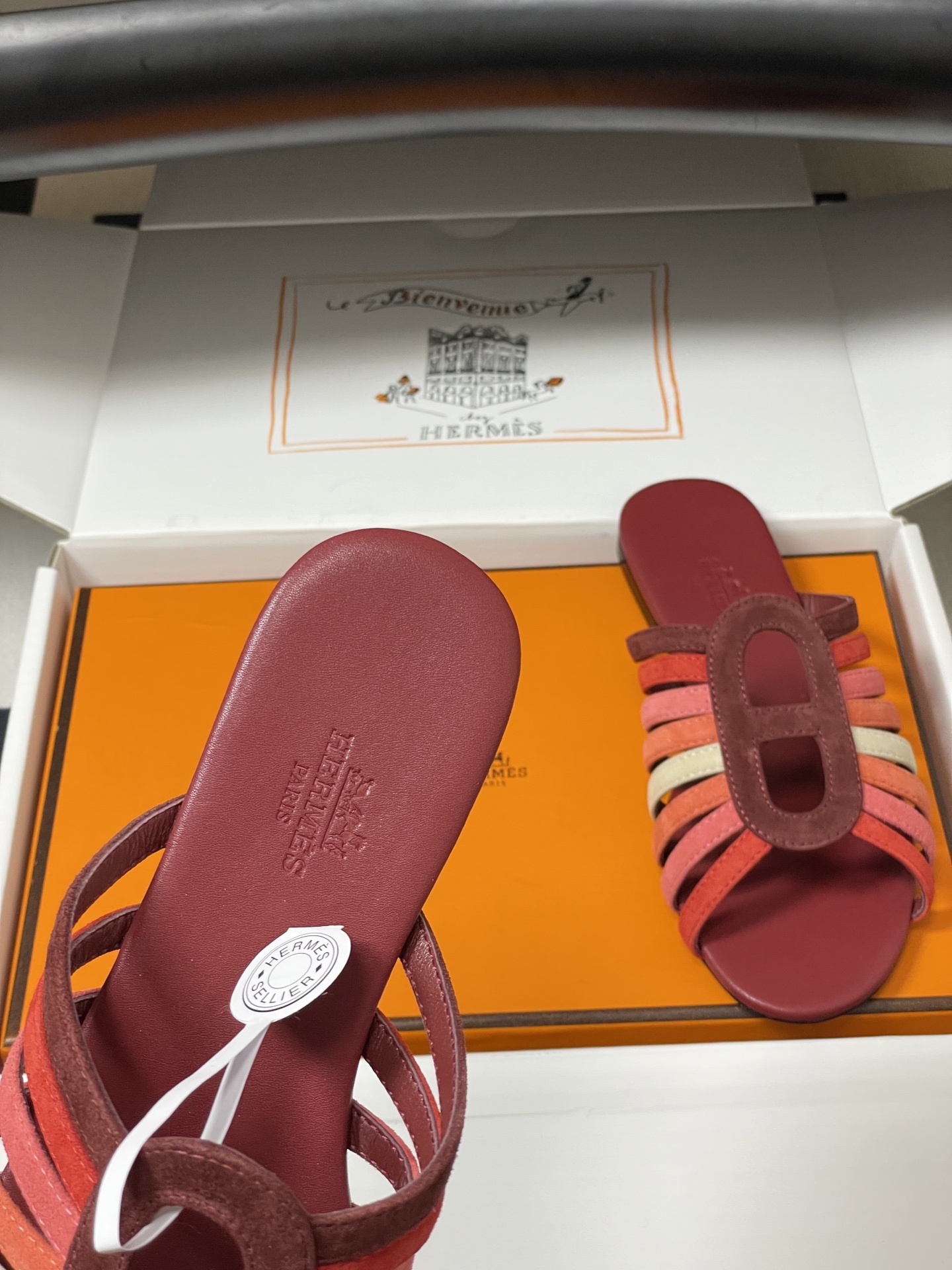顶级品质(配高档飞机盒✈️)Hermes 爱马仕🐎 2026春夏新款 H家Noria凉拖鞋系列经典猪鼻子 顶级品质(配高档飞机盒✈️)Hermes 爱马仕🐎 2026春夏新款 H家Noria凉拖鞋系列经典猪鼻子