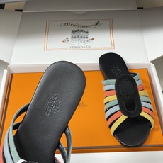 顶级品质(配高档飞机盒✈️)Hermes 爱马仕🐎 2026春夏新款 H家Noria凉拖鞋系列经典猪鼻子 顶级品质(配高档飞机盒✈️)Hermes 爱马仕🐎 2026春夏新款 H家Noria凉拖鞋系列经典猪鼻子
