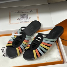 顶级品质(配高档飞机盒✈️)Hermes 爱马仕🐎 2026春夏新款 H家Noria凉拖鞋系列经典猪鼻子 顶级品质(配高档飞机盒✈️)Hermes 爱马仕🐎 2026春夏新款 H家Noria凉拖鞋系列经典猪鼻子