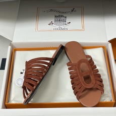 顶级品质(配高档飞机盒✈️)Hermes 爱马仕🐎 2026春夏新款 H家Noria凉拖鞋系列经典猪鼻子 顶级品质(配高档飞机盒✈️)Hermes 爱马仕🐎 2026春夏新款 H家Noria凉拖鞋系列经典猪鼻子