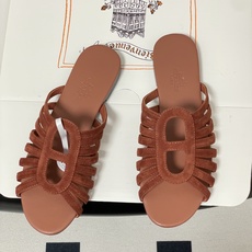 顶级品质(配高档飞机盒✈️)Hermes 爱马仕🐎 2026春夏新款 H家Noria凉拖鞋系列经典猪鼻子 顶级品质(配高档飞机盒✈️)Hermes 爱马仕🐎 2026春夏新款 H家Noria凉拖鞋系列经典猪鼻子