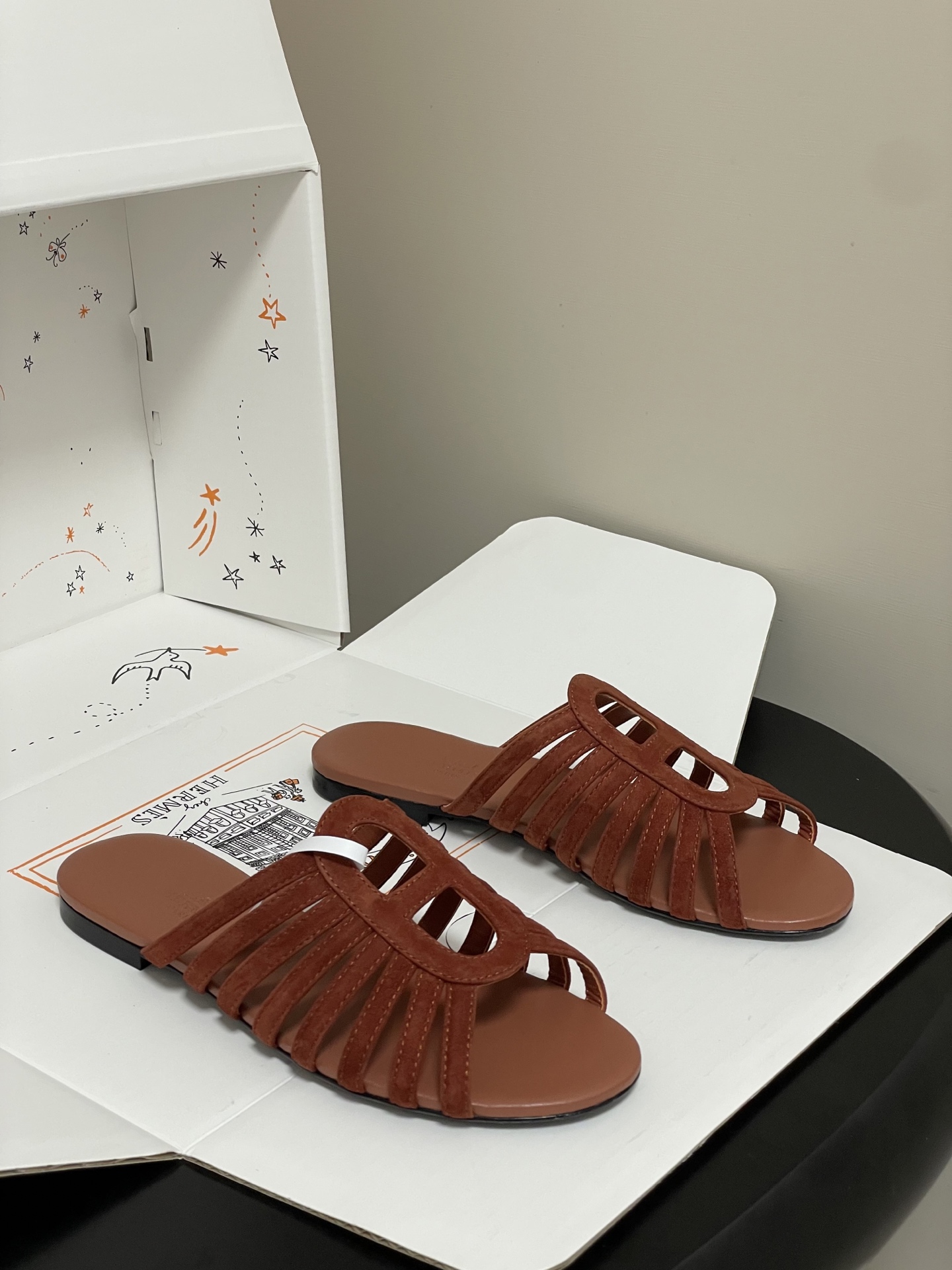 顶级品质（配高档飞机盒✈️）Hermes 爱马仕🐎 2026春夏新款 H家Noria凉拖鞋系列经典猪鼻子