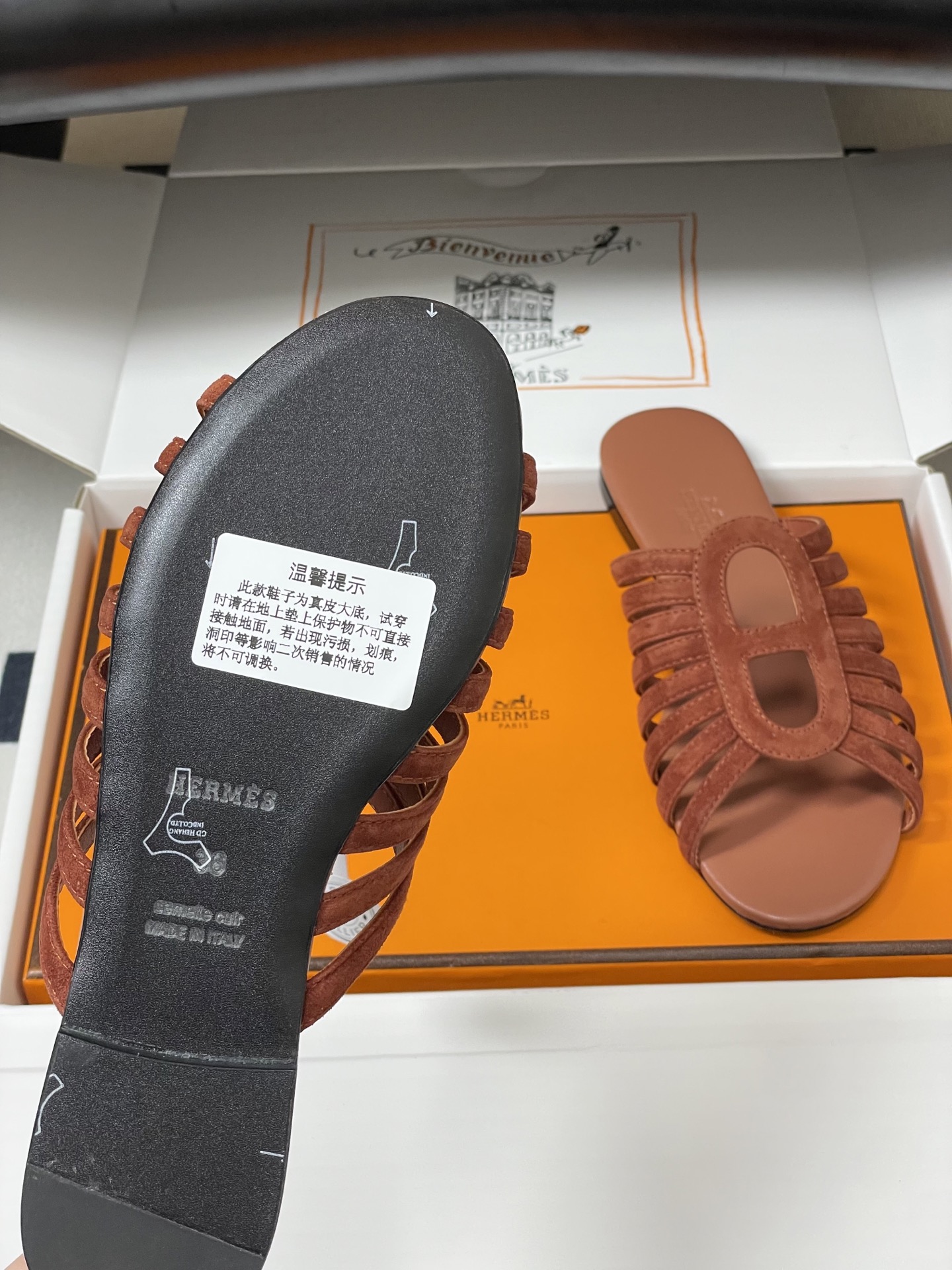 顶级品质(配高档飞机盒✈️)Hermes 爱马仕🐎 2026春夏新款 H家Noria凉拖鞋系列经典猪鼻子 顶级品质(配高档飞机盒✈️)Hermes 爱马仕🐎 2026春夏新款 H家Noria凉拖鞋系列经典猪鼻子
