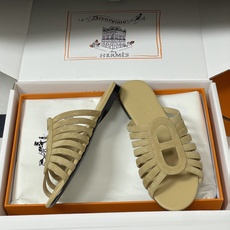 顶级品质(配高档飞机盒✈️)Hermes 爱马仕🐎 2026春夏新款 H家Noria凉拖鞋系列经典猪鼻子 顶级品质(配高档飞机盒✈️)Hermes 爱马仕🐎 2026春夏新款 H家Noria凉拖鞋系列经典猪鼻子