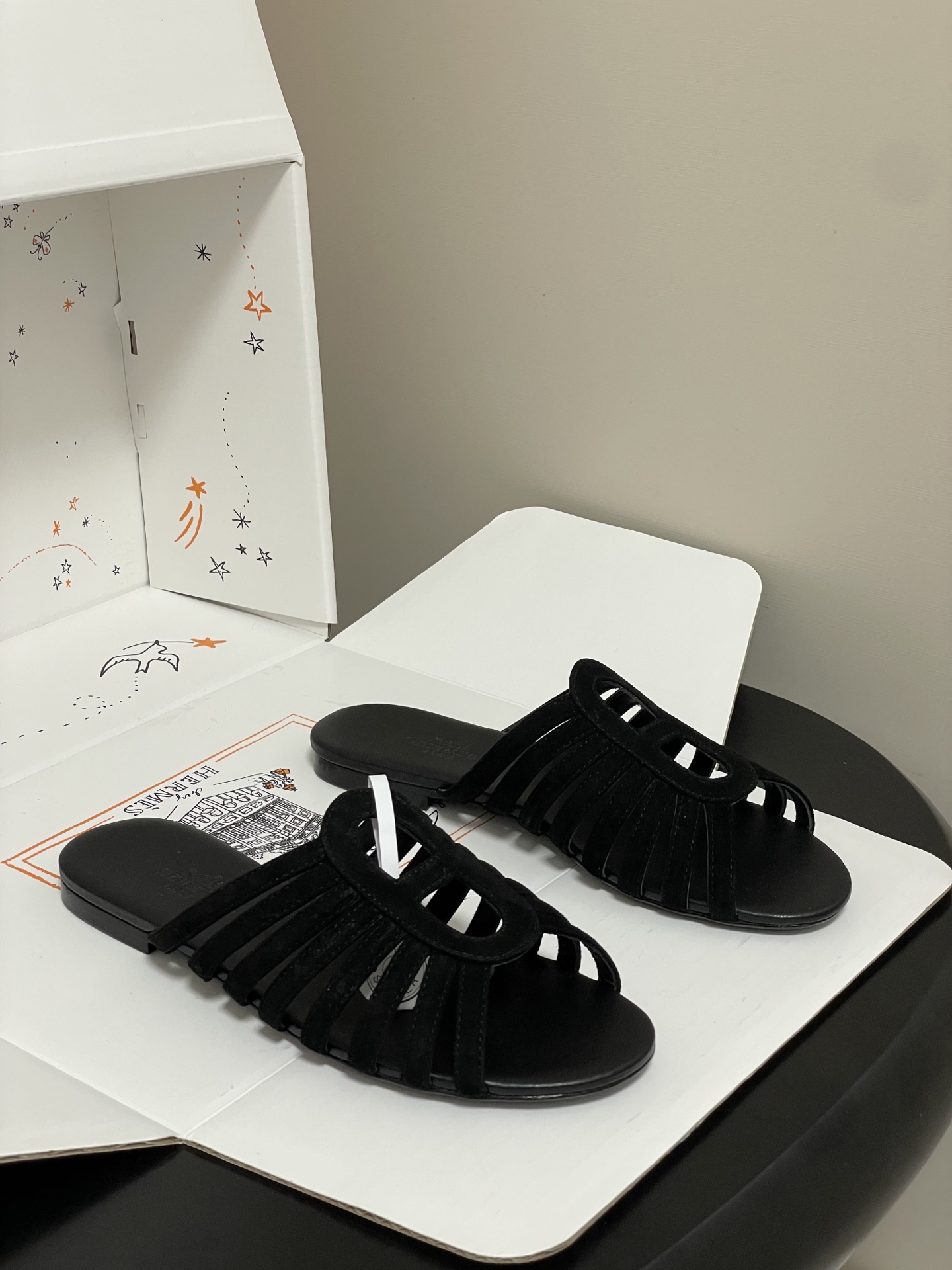 顶级品质（配高档飞机盒✈️）Hermes 爱马仕🐎 2026春夏新款 H家Noria凉拖鞋系列经典猪鼻子