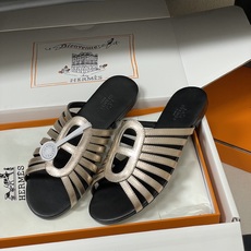 顶级品质(配高档飞机盒✈️)Hermes 爱马仕🐎 2026春夏新款 H家Noria凉拖鞋系列经典猪鼻子 顶级品质(配高档飞机盒✈️)Hermes 爱马仕🐎 2026春夏新款 H家Noria凉拖鞋系列经典猪鼻子
