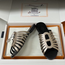 顶级品质(配高档飞机盒✈️)Hermes 爱马仕🐎 2026春夏新款 H家Noria凉拖鞋系列经典猪鼻子 顶级品质(配高档飞机盒✈️)Hermes 爱马仕🐎 2026春夏新款 H家Noria凉拖鞋系列经典猪鼻子