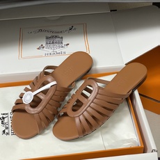 顶级品质(配高档飞机盒✈️)Hermes 爱马仕🐎 2026春夏新款 H家Noria凉拖鞋系列经典猪鼻子 顶级品质(配高档飞机盒✈️)Hermes 爱马仕🐎 2026春夏新款 H家Noria凉拖鞋系列经典猪鼻子