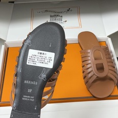 顶级品质(配高档飞机盒✈️)Hermes 爱马仕🐎 2026春夏新款 H家Noria凉拖鞋系列经典猪鼻子 顶级品质(配高档飞机盒✈️)Hermes 爱马仕🐎 2026春夏新款 H家Noria凉拖鞋系列经典猪鼻子