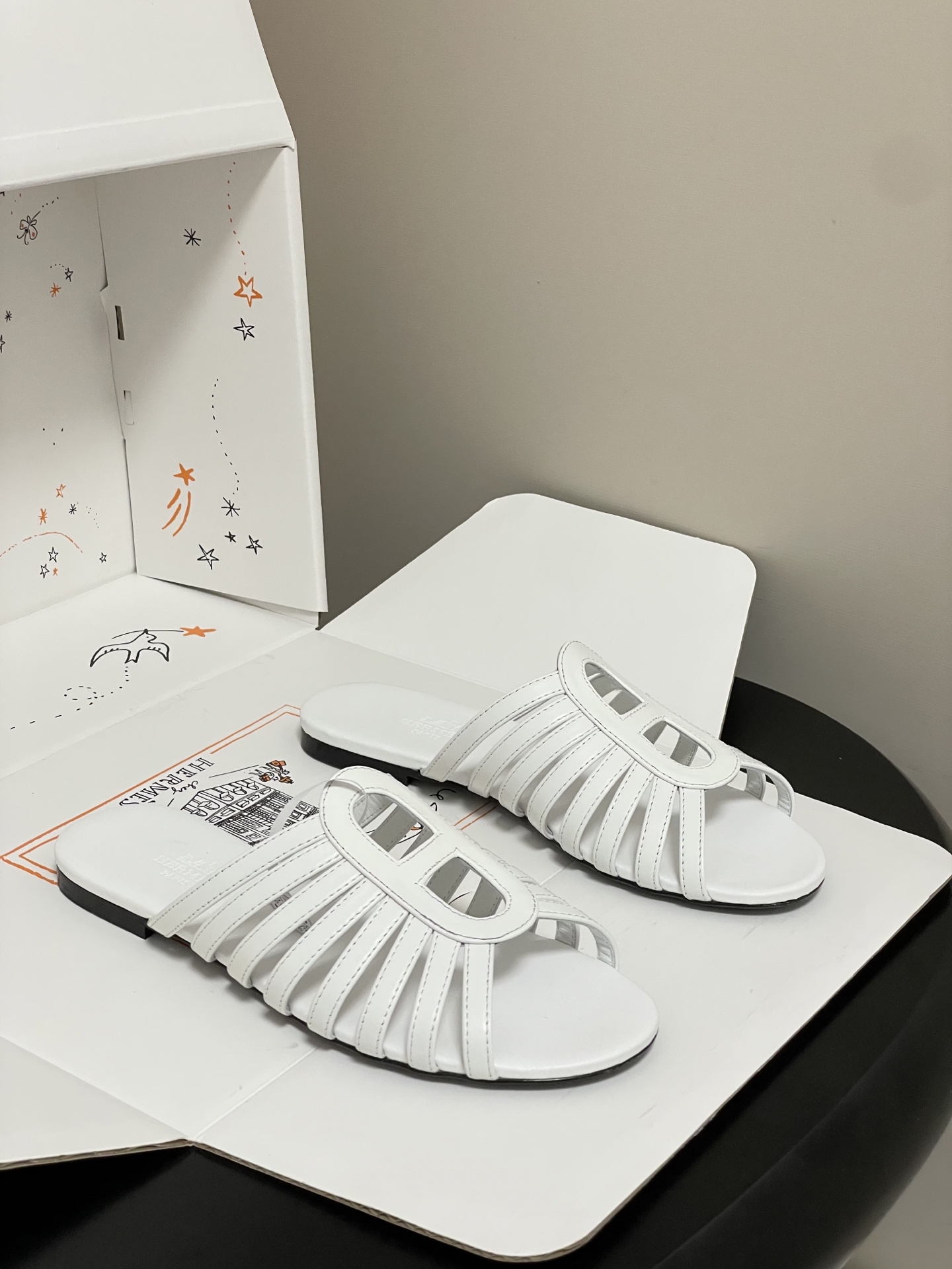 顶级品质（配高档飞机盒✈️）Hermes 爱马仕🐎 2026春夏新款 H家Noria凉拖鞋系列经典猪鼻子