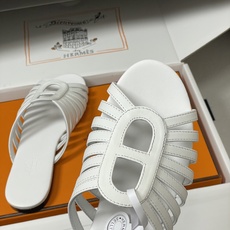 顶级品质(配高档飞机盒✈️)Hermes 爱马仕🐎 2026春夏新款 H家Noria凉拖鞋系列经典猪鼻子 顶级品质(配高档飞机盒✈️)Hermes 爱马仕🐎 2026春夏新款 H家Noria凉拖鞋系列经典猪鼻子