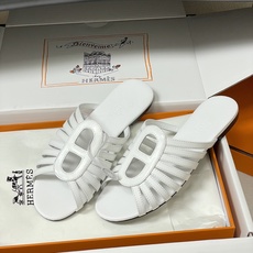 顶级品质(配高档飞机盒✈️)Hermes 爱马仕🐎 2026春夏新款 H家Noria凉拖鞋系列经典猪鼻子 顶级品质(配高档飞机盒✈️)Hermes 爱马仕🐎 2026春夏新款 H家Noria凉拖鞋系列经典猪鼻子