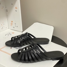 顶级品质(配高档飞机盒✈️)Hermes 爱马仕🐎 2026春夏新款 H家Noria凉拖鞋系列经典猪鼻子 顶级品质(配高档飞机盒✈️)Hermes 爱马仕🐎 2026春夏新款 H家Noria凉拖鞋系列经典猪鼻子