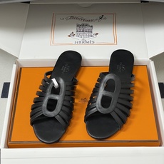 顶级品质(配高档飞机盒✈️)Hermes 爱马仕🐎 2026春夏新款 H家Noria凉拖鞋系列经典猪鼻子 顶级品质(配高档飞机盒✈️)Hermes 爱马仕🐎 2026春夏新款 H家Noria凉拖鞋系列经典猪鼻子