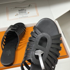 顶级品质(配高档飞机盒✈️)Hermes 爱马仕🐎 2026春夏新款 H家Noria凉拖鞋系列经典猪鼻子 顶级品质(配高档飞机盒✈️)Hermes 爱马仕🐎 2026春夏新款 H家Noria凉拖鞋系列经典猪鼻子