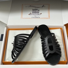 顶级品质(配高档飞机盒✈️)Hermes 爱马仕🐎 2026春夏新款 H家Noria凉拖鞋系列经典猪鼻子 顶级品质(配高档飞机盒✈️)Hermes 爱马仕🐎 2026春夏新款 H家Noria凉拖鞋系列经典猪鼻子