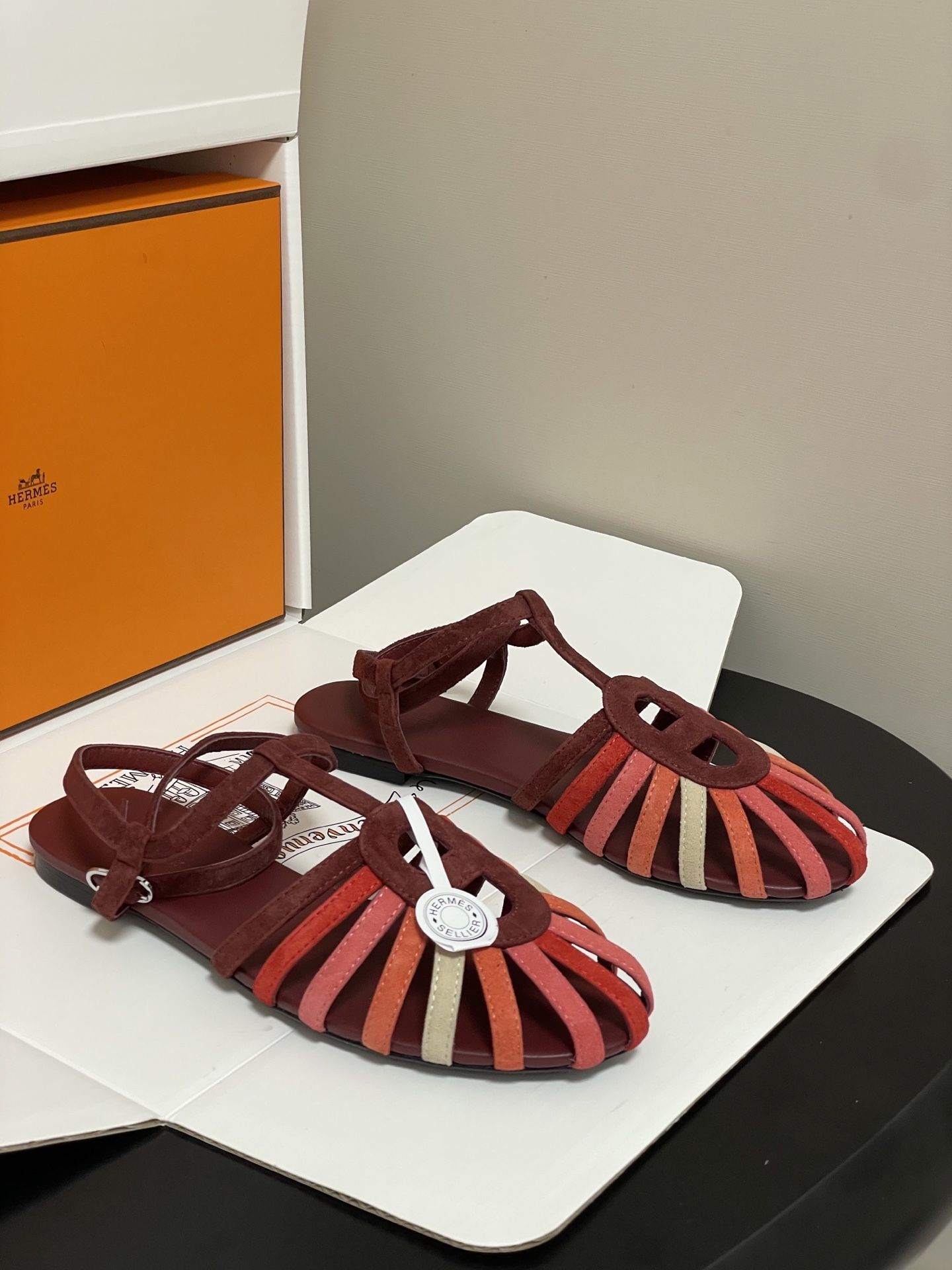 顶级品质（配高档飞机盒✈️）Hermes 爱马仕🐎 2026春夏新款 H家Nour凉鞋系列经典猪鼻子罗马